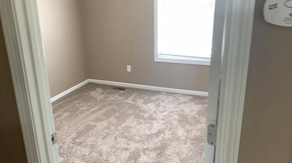 2 rooms in same house 1 price!!!!