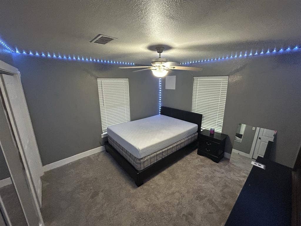 Rooms available for rent