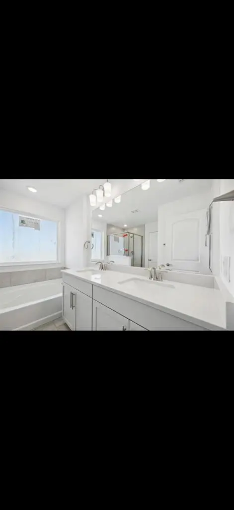 Spacious Room for rent i Little Elm