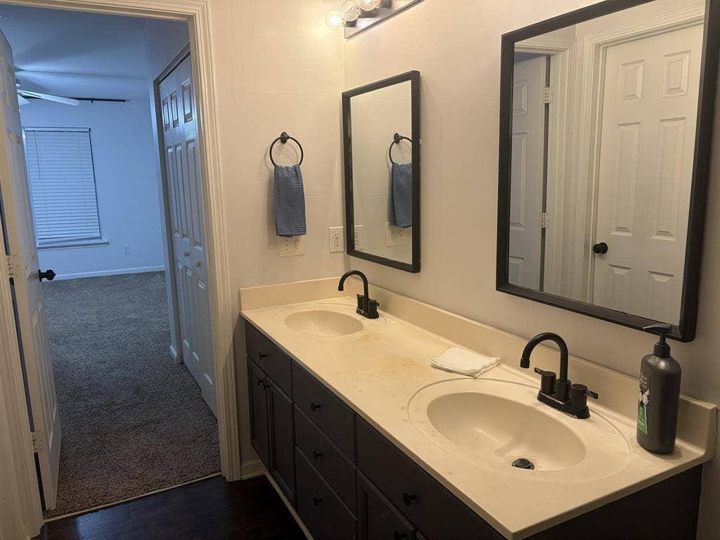 Master Suite-Bath/Storage/Laundry