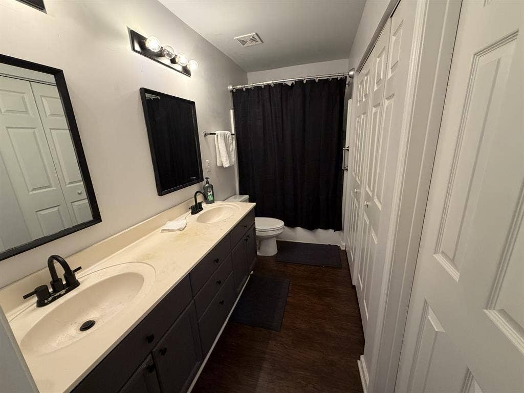 Master Suite-Bath/Storage/Laundry