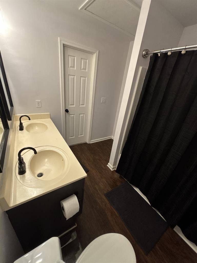 Large Bedroom - Shared Bath/Laundry