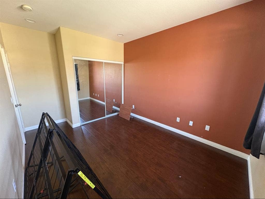ISO Subleaser for 10x12 Room