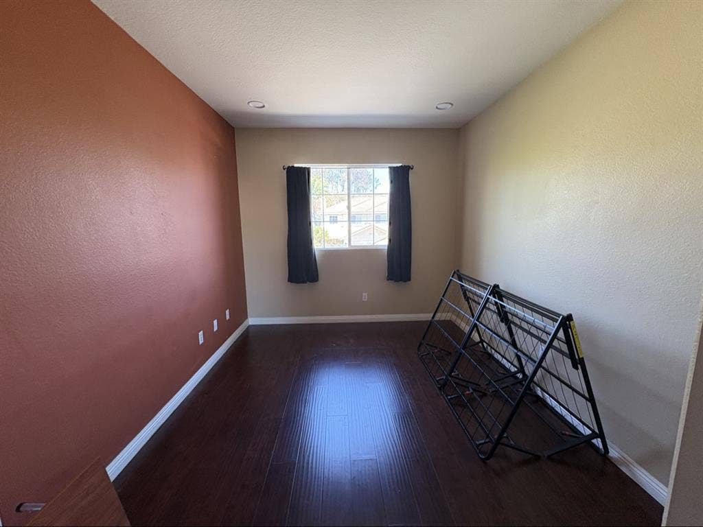 ISO Subleaser for 10x12 Room