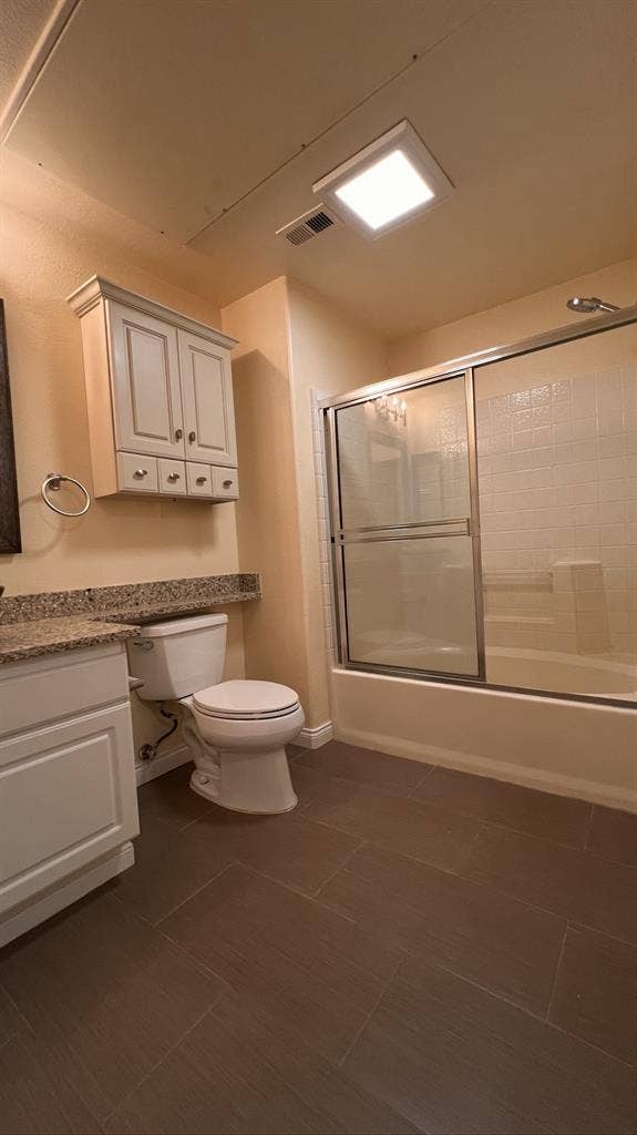 Private bedroom + private bathroom