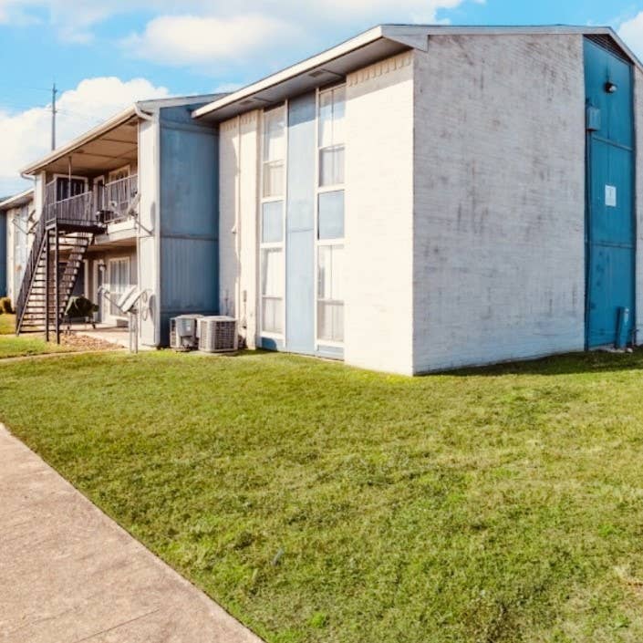 2bed 2bath Call Today
