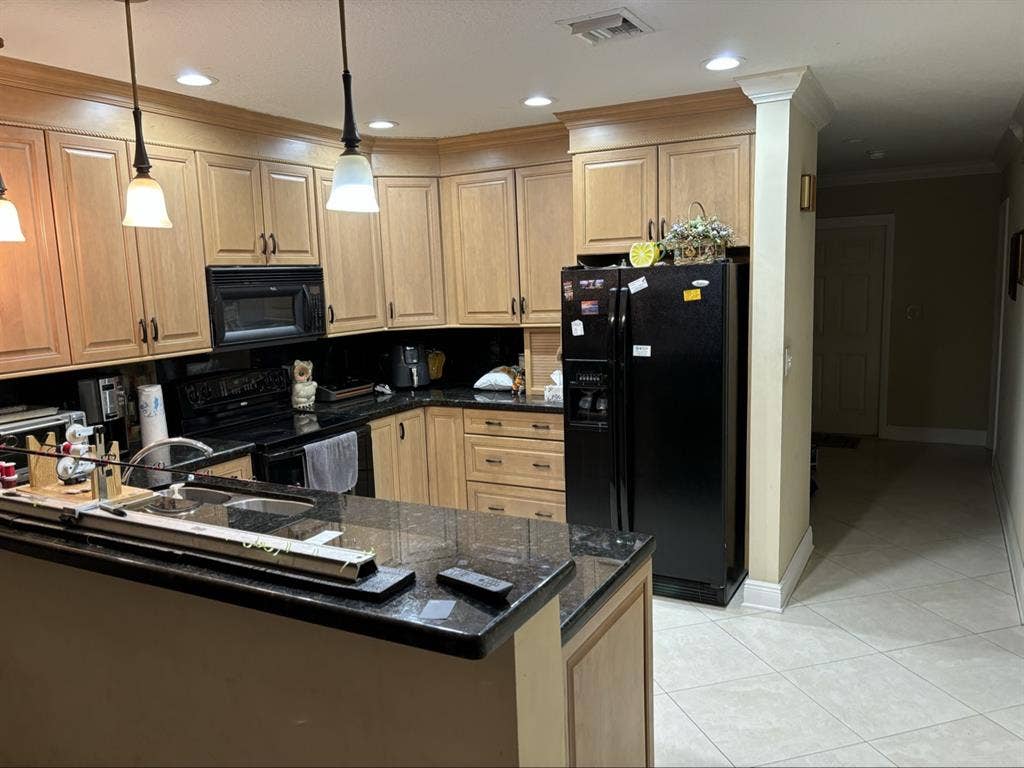 Huge Furnished Waterfront Room