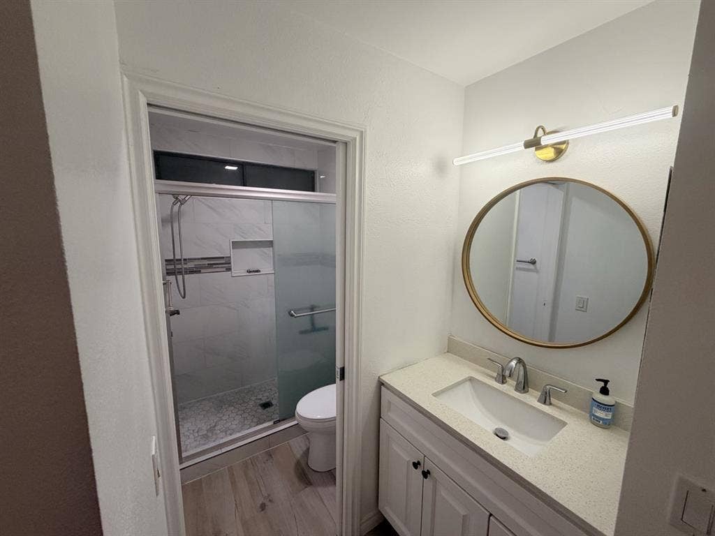 Primary room/private bathroomm