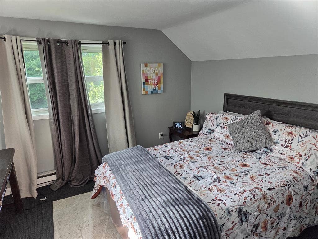 Private room and private bathroom