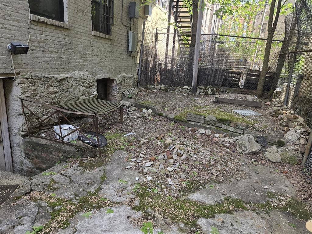 ISO Three Roommates | Crown Heights
