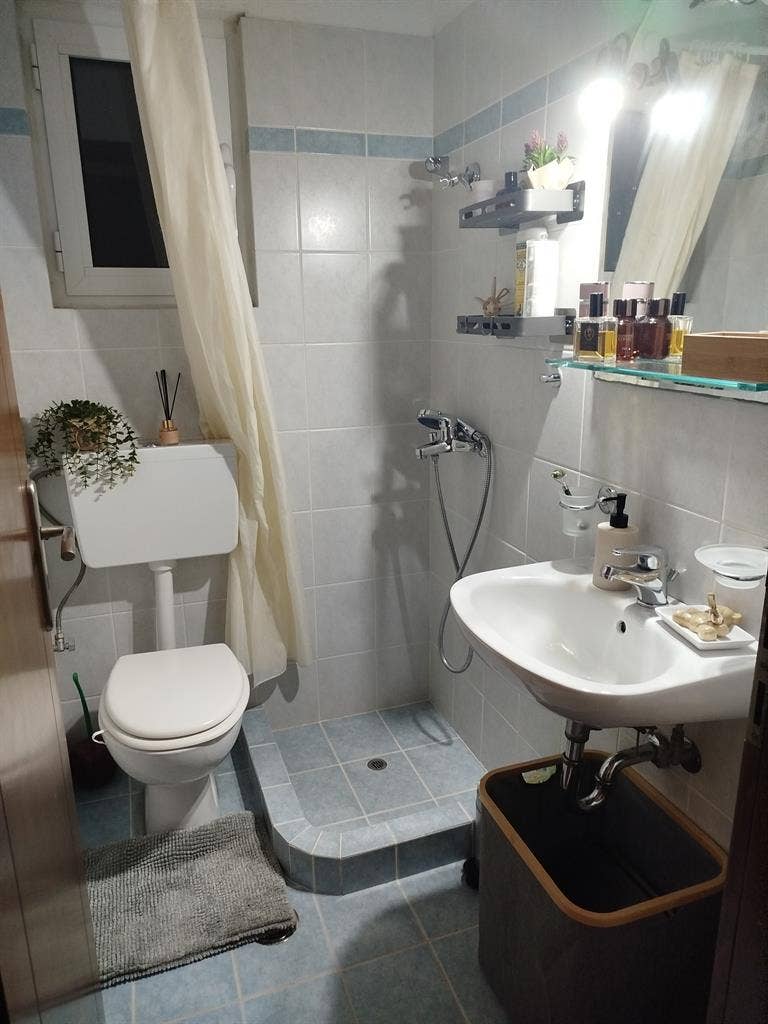Private room & bathroom