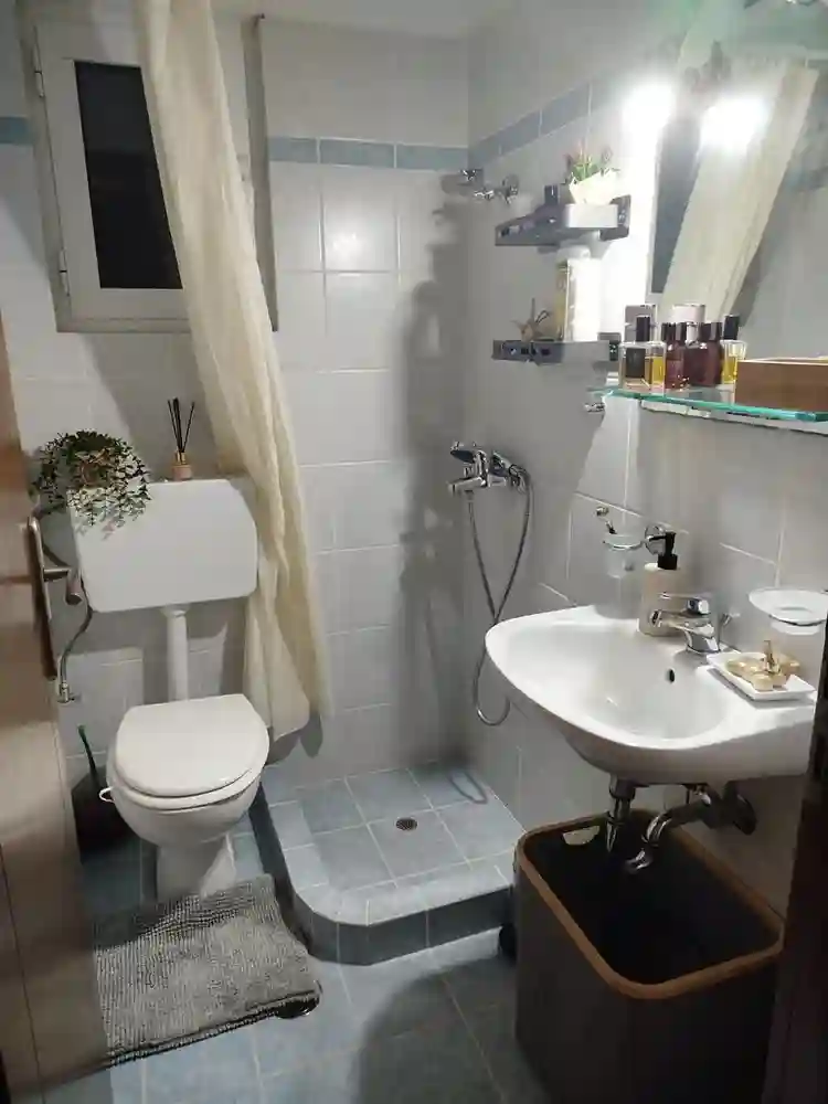 Private room & bathroom