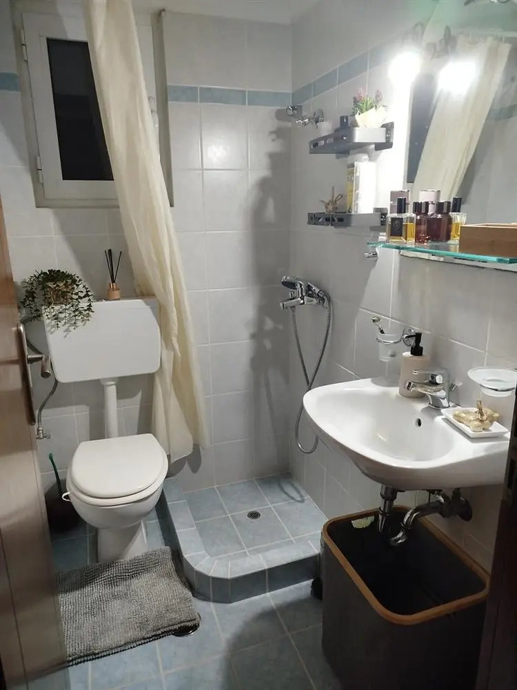 Private room & bathroom