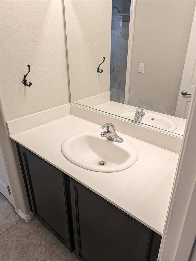 Private bedroom available now