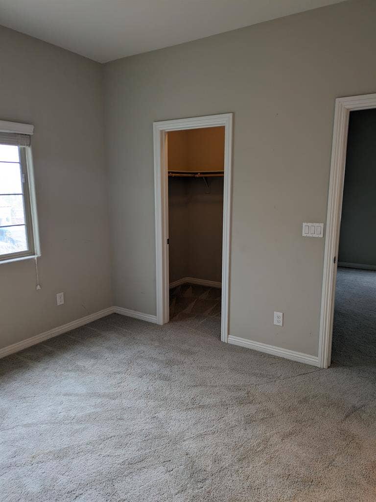 Private bedroom available now