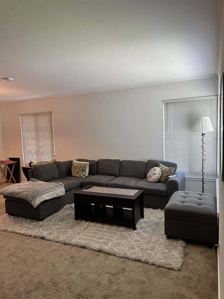 Private Unfurnished Room(2 Bd/1 BA)
