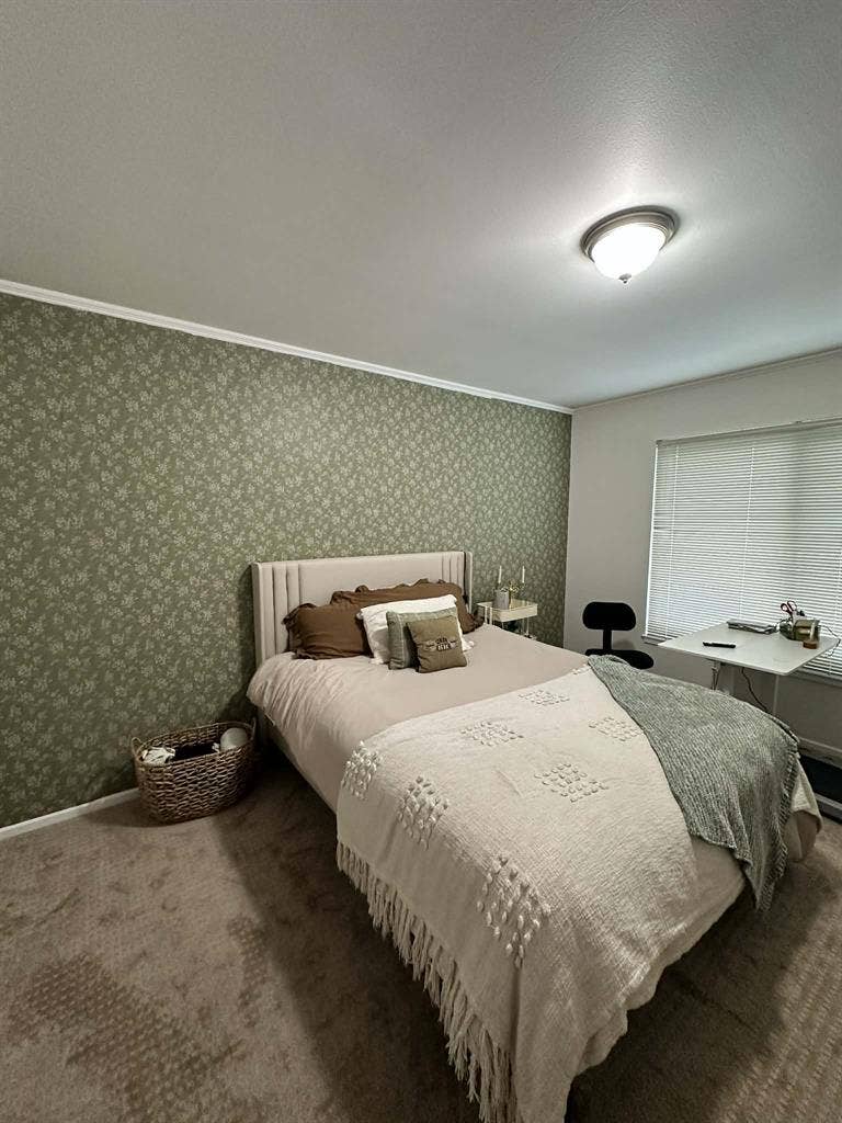 Private Unfurnished Room(2 Bd/1 BA)