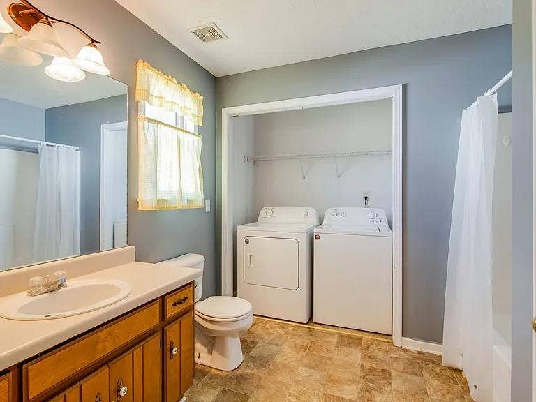 Room for rent in house