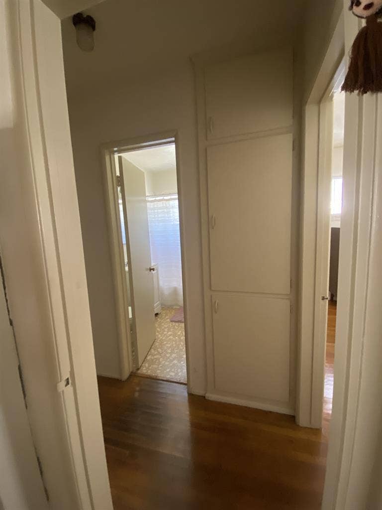 Private bedroom - shared bathroom