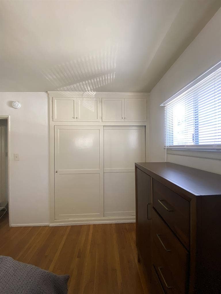 Private bedroom - shared bathroom