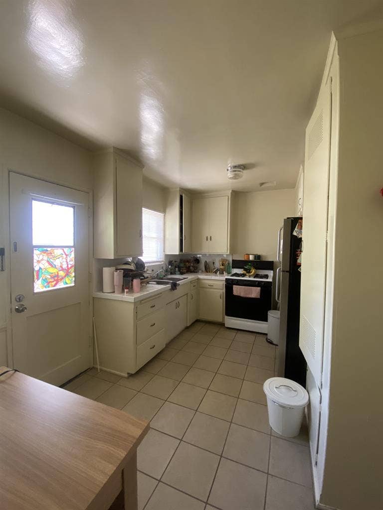 Private bedroom - shared bathroom
