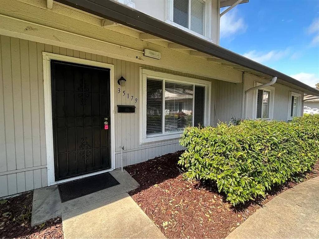 SPACIOUS 3 BEDROOM 1.5 BATH