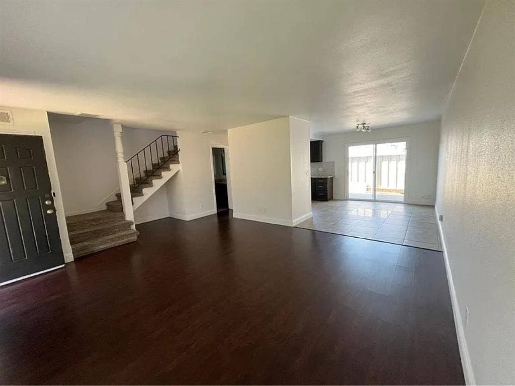SPACIOUS 3 BEDROOM 1.5 BATH