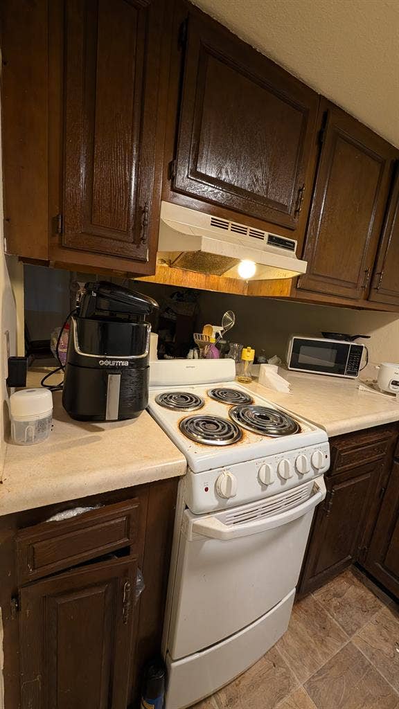 Urgent roommate needed from June