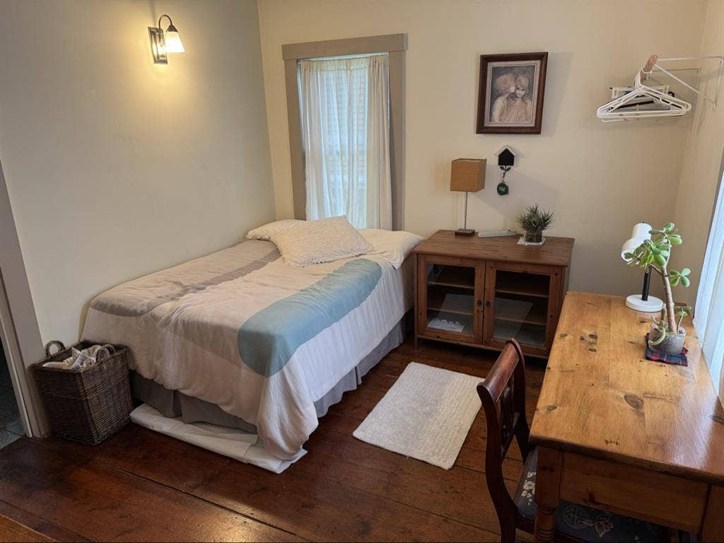 Cozy Brattleboro home!
