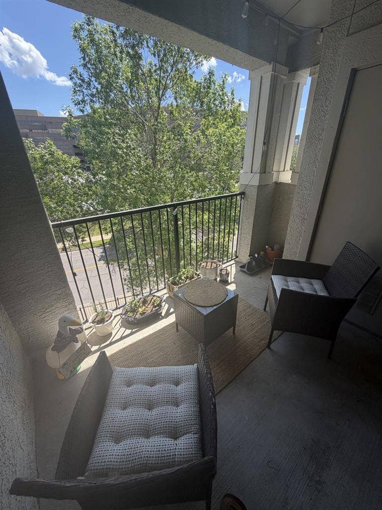 ISO roommate for 2bd/2bth apartment