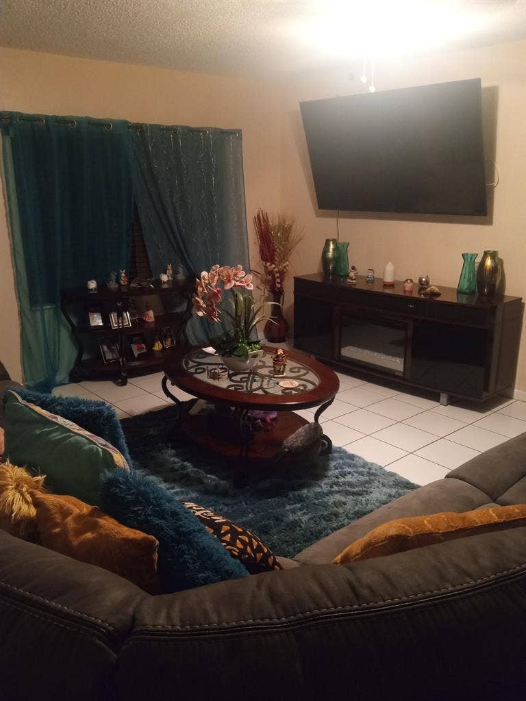 Roommate wanted
