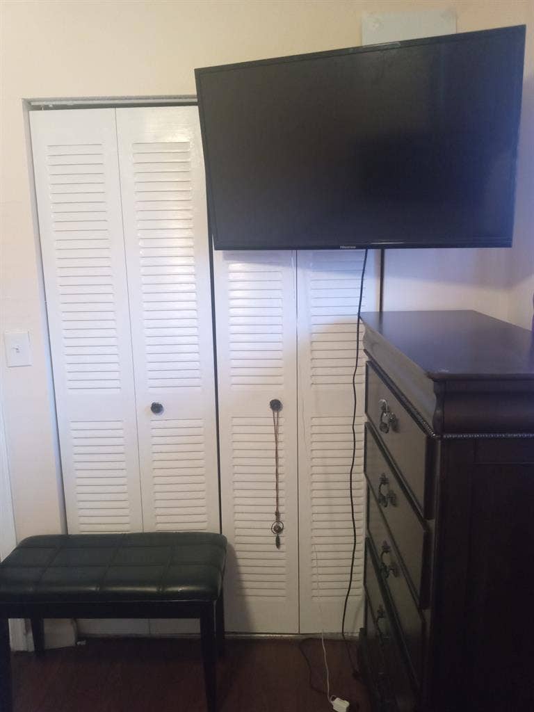 Roommate wanted