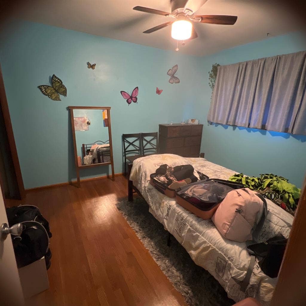 Available room for rent