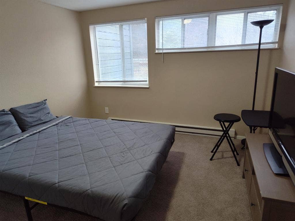 Room and private bathroom