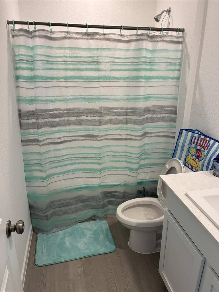 Cozy, clean room available.