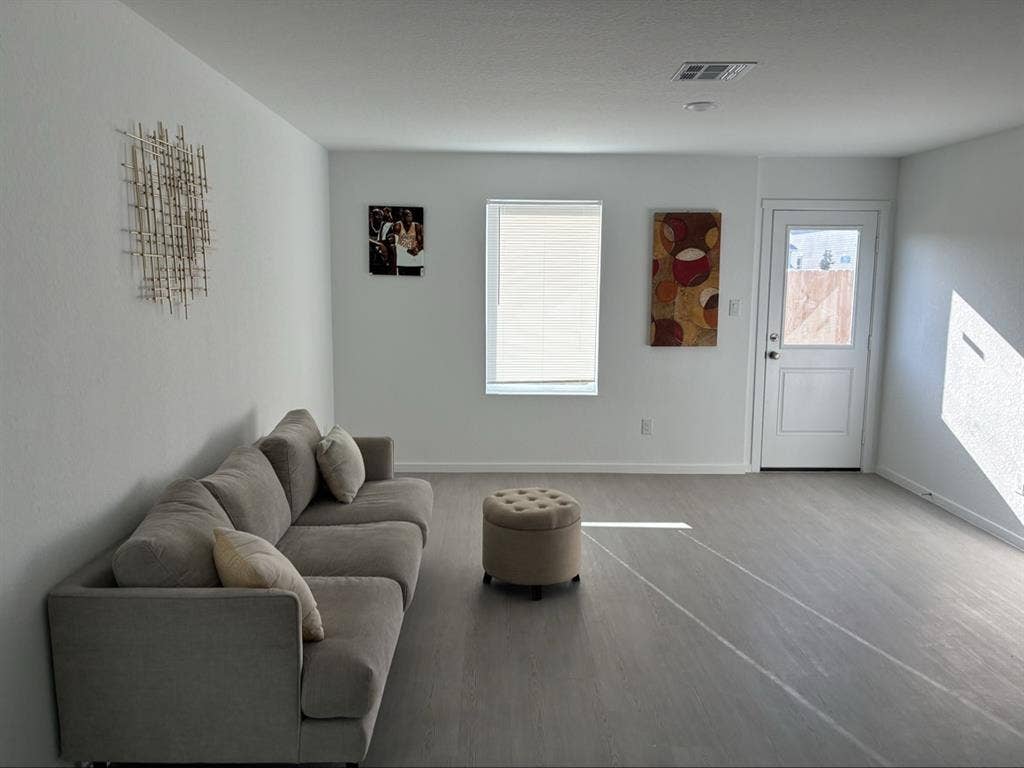 Cozy, clean room available.