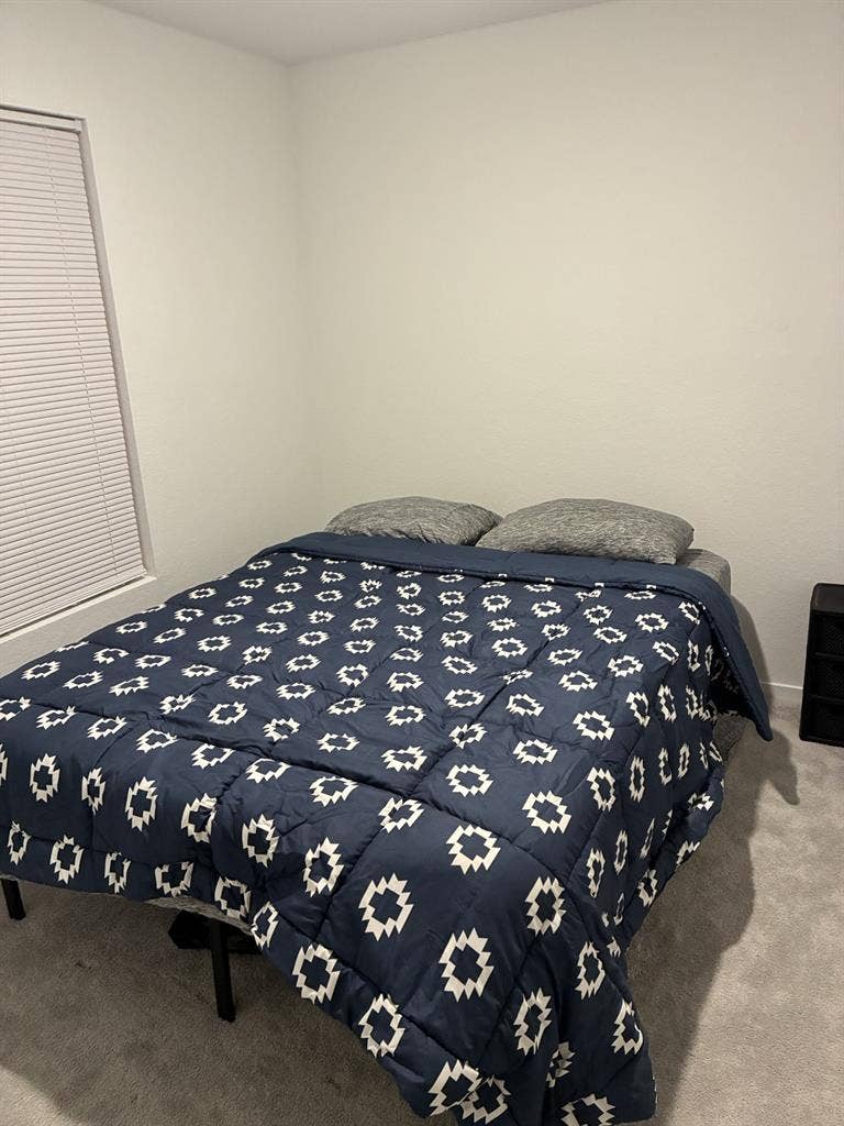 Cozy, clean room available.