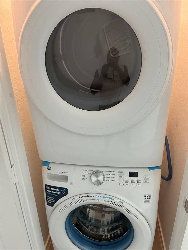 Cozy, clean room available.