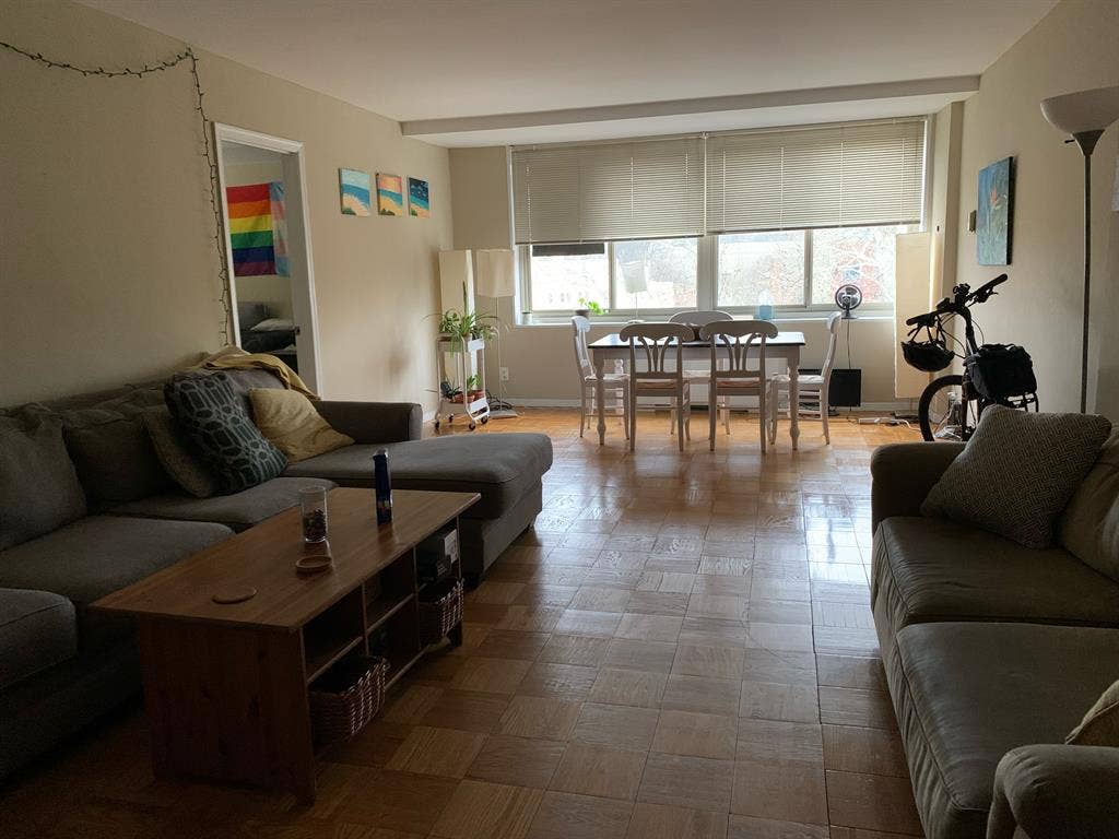 Van Ness DC Vacant Room