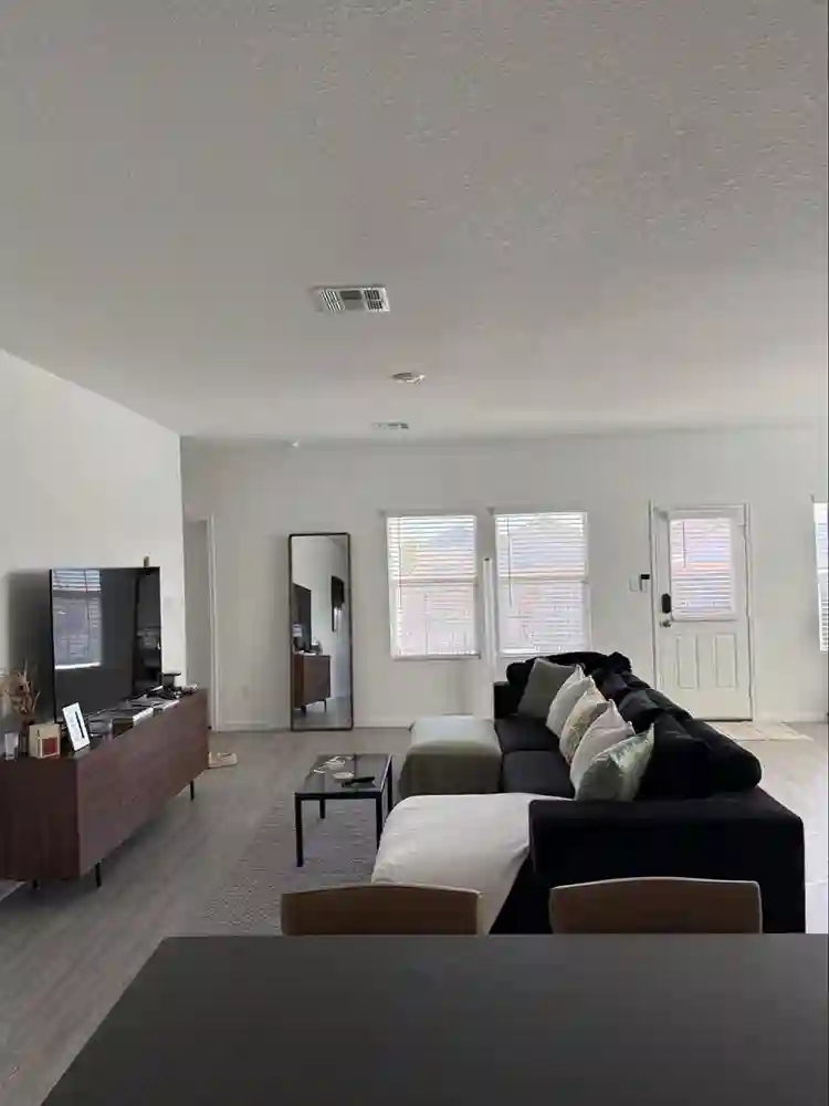 Roommate Wanted