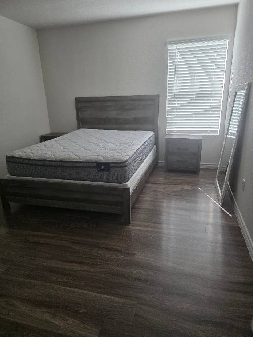 Looking for a clean female roommate