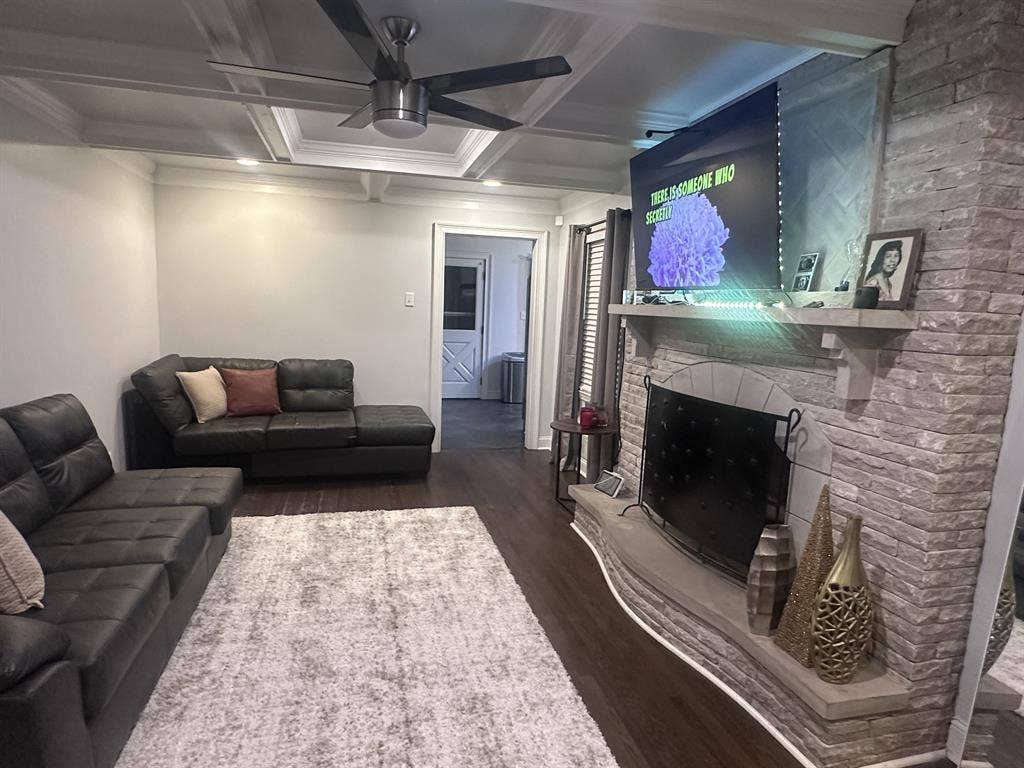 Affordable Room/Keyless entry/Safe