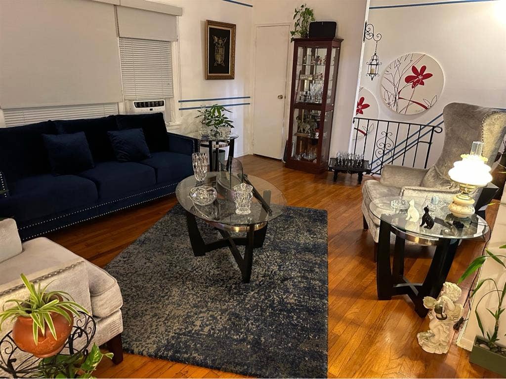 Large room for rent