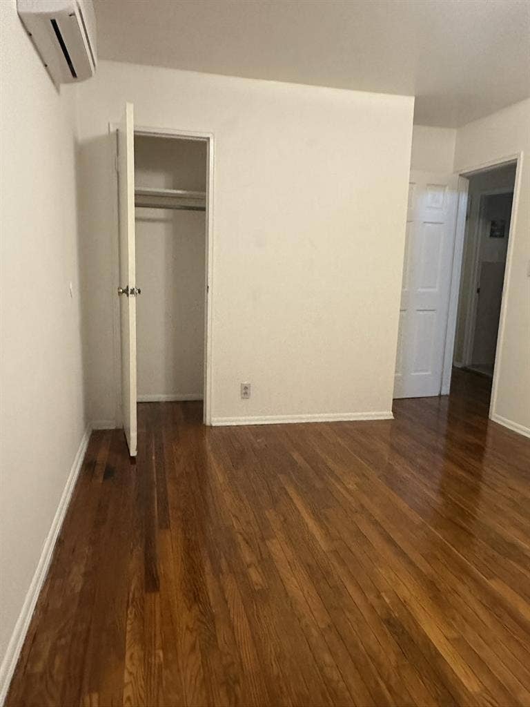Large room for rent