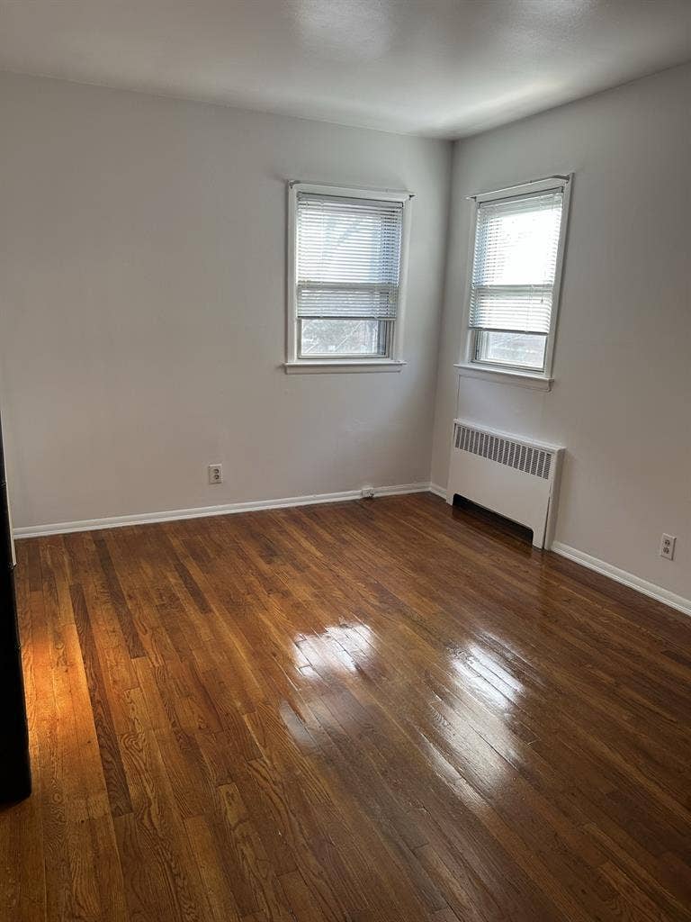 Large room for rent