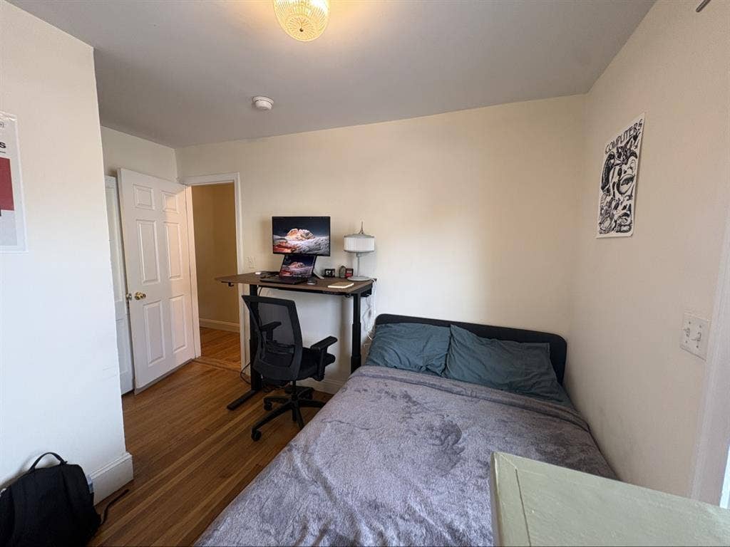 $1200 near Mission Hilll under