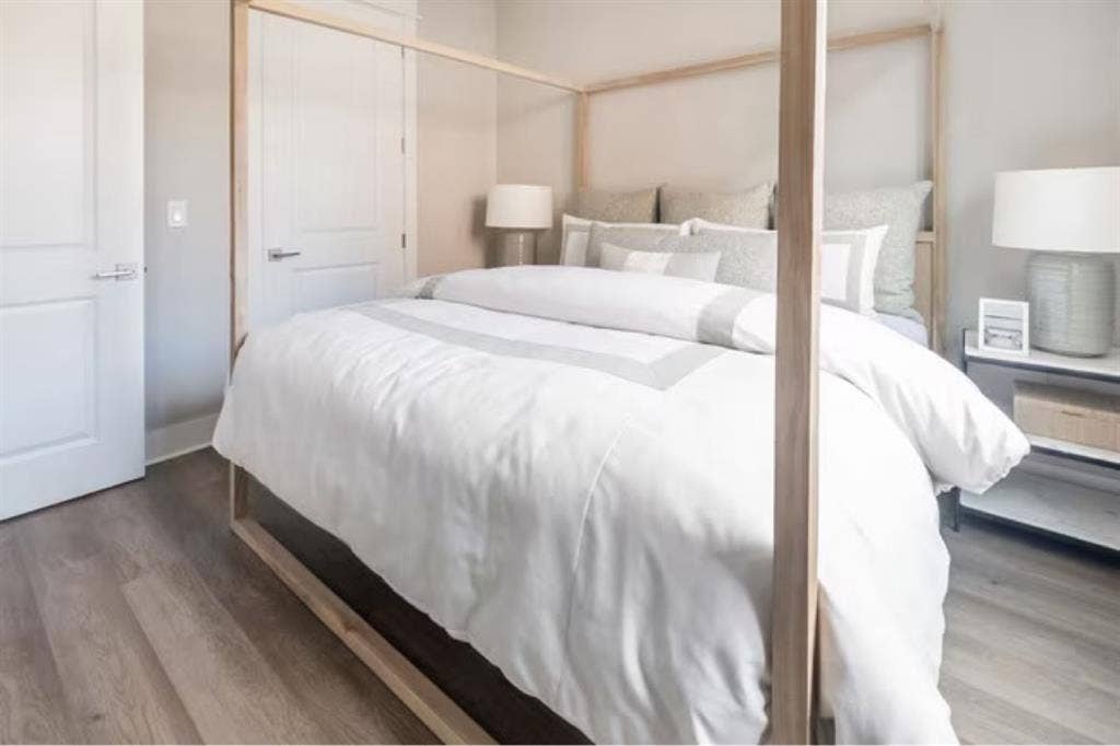Fully furnished 1 bed 1 bath
