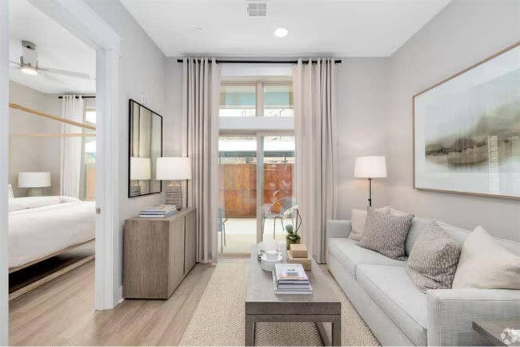 Fully furnished 1 bed 1 bath
