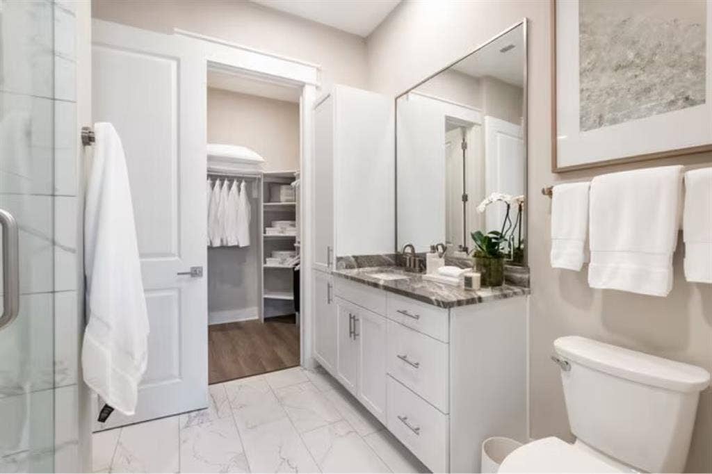 Fully furnished 1 bed 1 bath