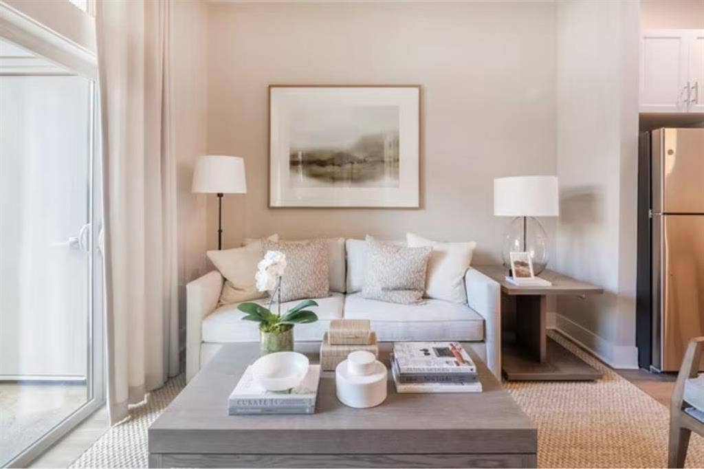 Fully furnished 1 bed 1 bath